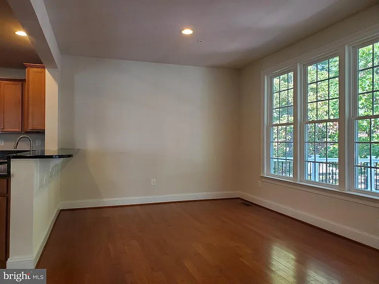 411 Greenebaum Ln — Photo 17