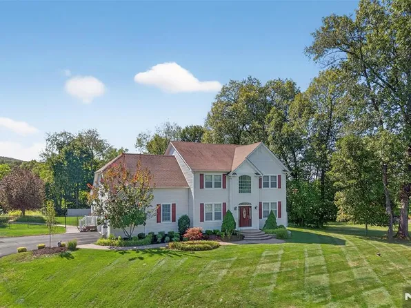 30 Somerset Ln, Warwick, NY 10990