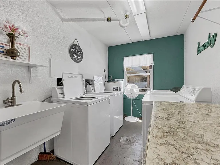 1250 N Portofino Dr #303 — Photo 34