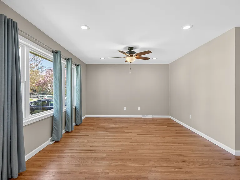 614 Park Ave — Photo 6