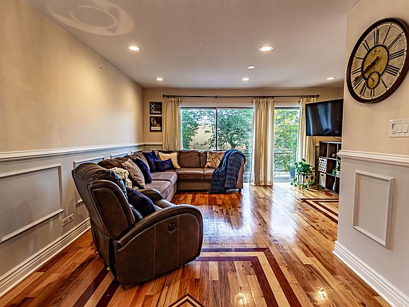 5th image of 10322 S Komensky Ave #C