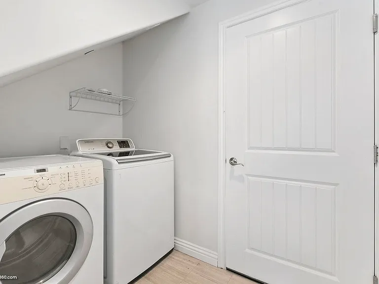 1627 Hornblend St — Photo 25
