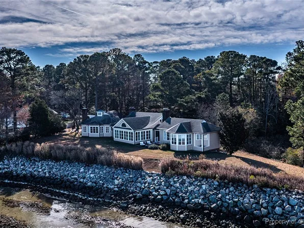 333 Obert St, Urbanna, VA 23175