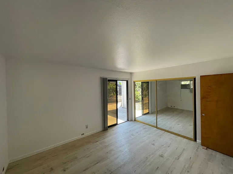 1622 Myrtle Ave — Photo 6