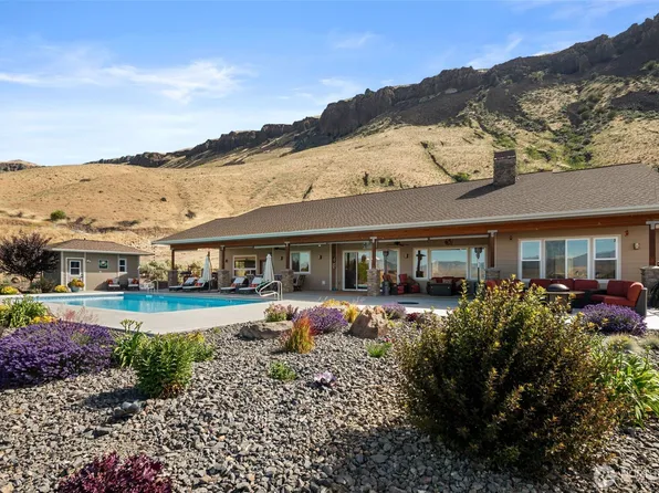 25 Sageland Road, East Wenatchee, WA 98802
