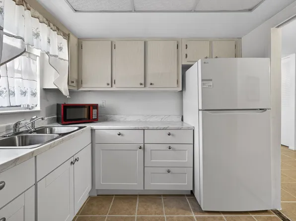 2833 Crosley Drive W #C, West Palm Beach, FL 33415