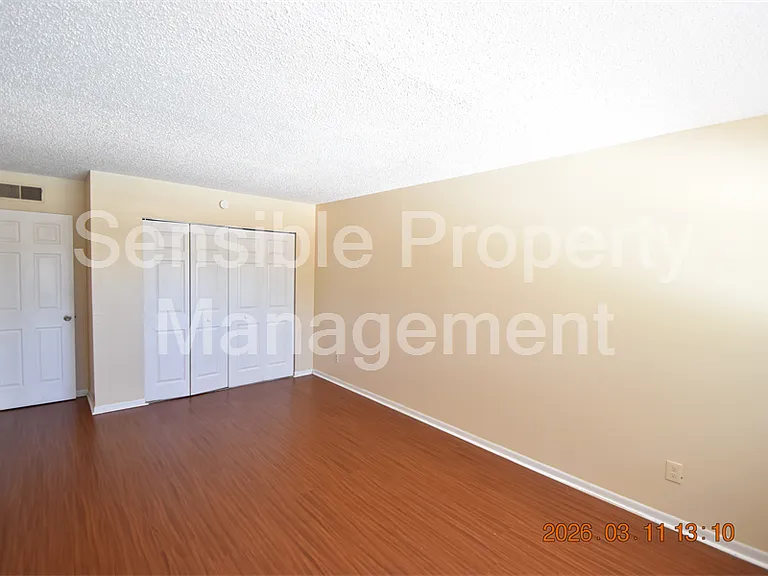 3910 44th St N #C9 — Photo 13
