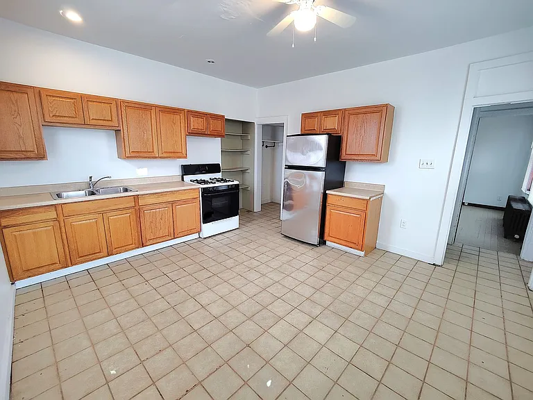 3139 Ward St — Photo 5