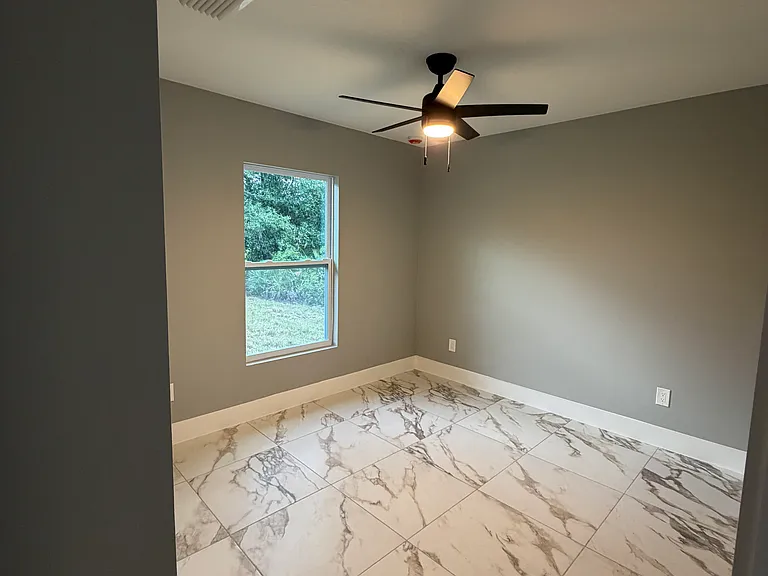 2875 NW 35th Ave — Photo 15