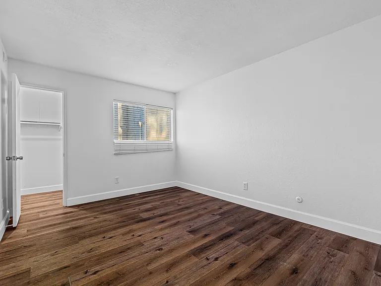 6111 Rancho Mission Rd — Photo 10