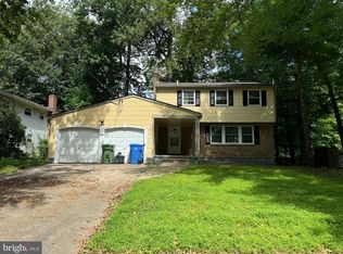 8 Elbow Ln, Cherry Hill, NJ 08003