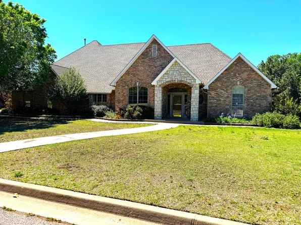 2410 Sunup Dr, Clinton, OK 73601