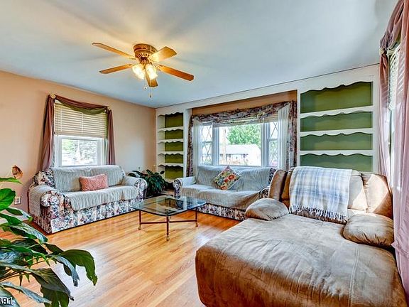 5th image of 315 White Ave