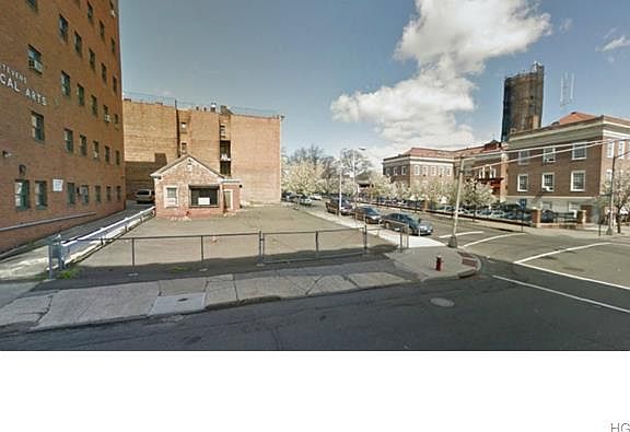 4th image of 101 Stevens Ave