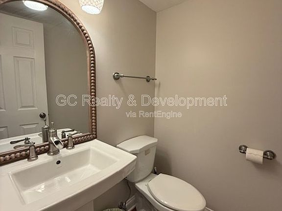4th image of 267 Capitol Dr Unit C