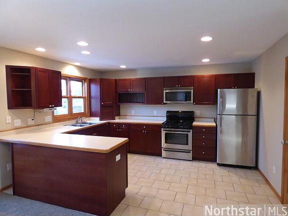 5th image of 205 19th Ave S