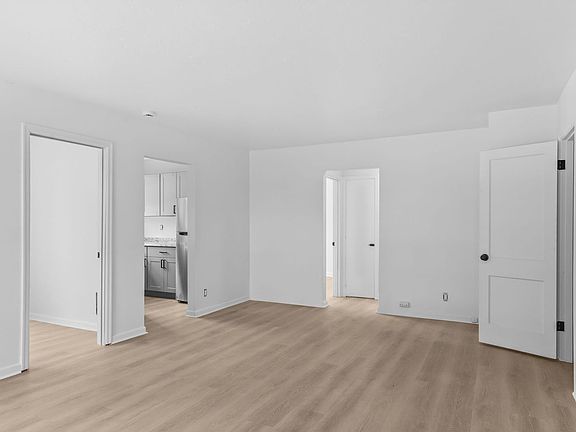 5th image of 4831-4841 E Burnside St #5