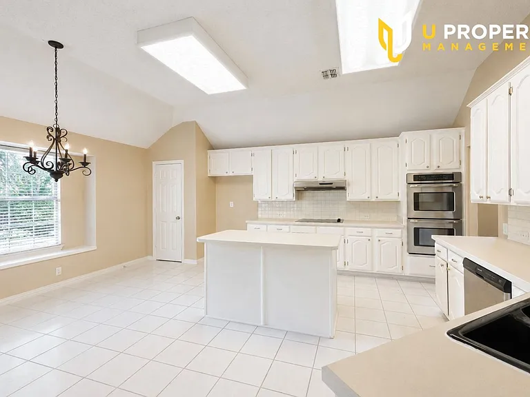 5605 Belle Chasse Ln — Photo 11