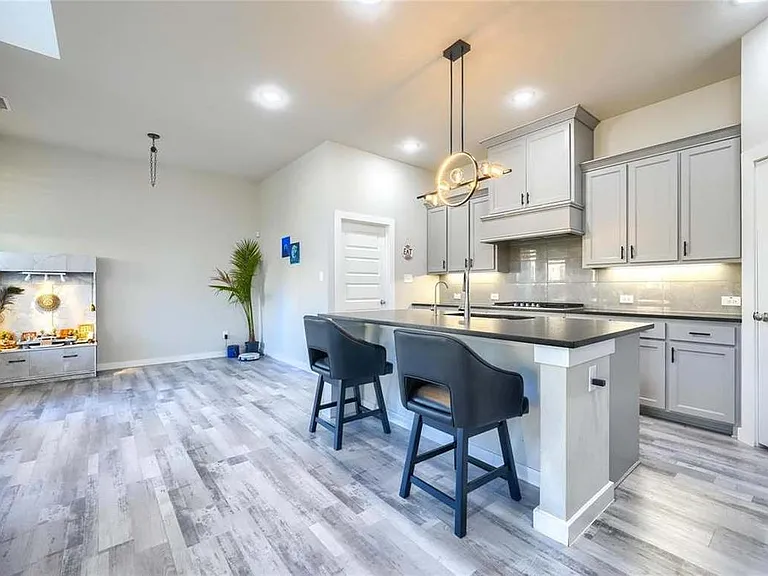 3300 Hawkins Ave — Photo 16