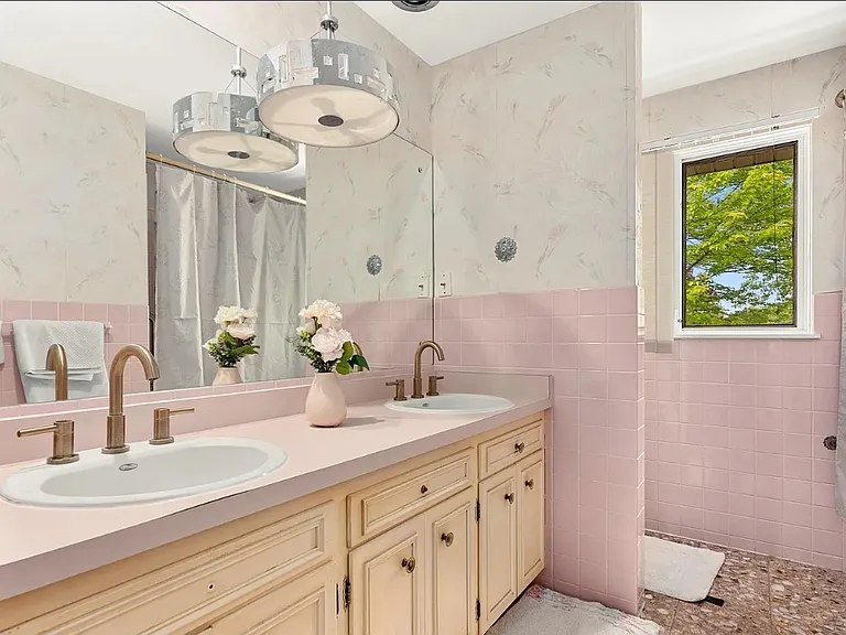 210 E Morningside Dr — Photo 20