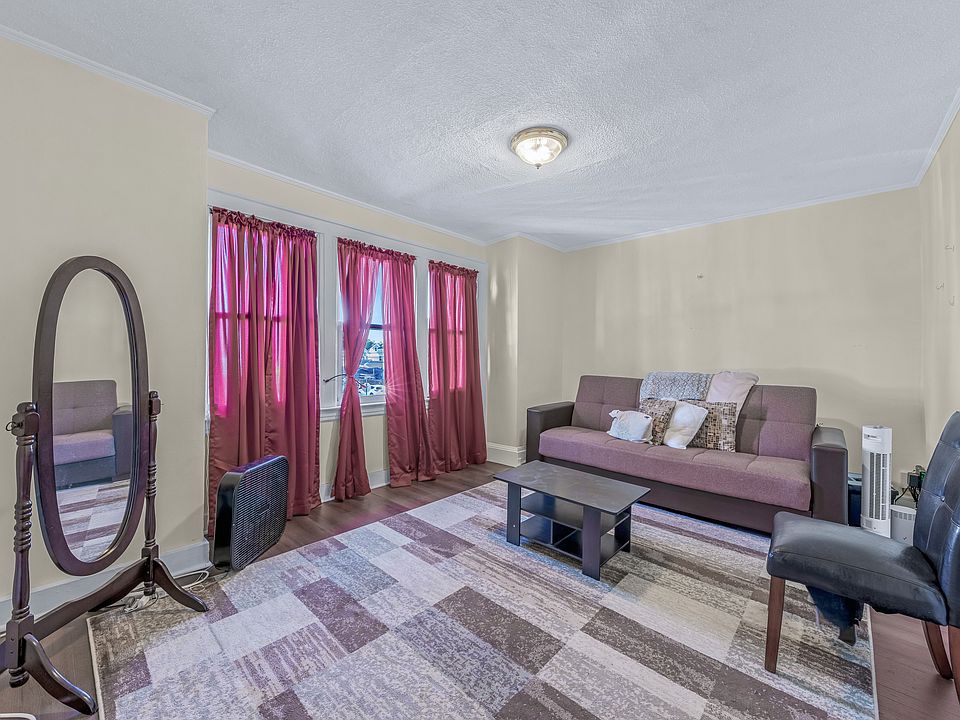 2nd image of 9368 Vanderveer St #2