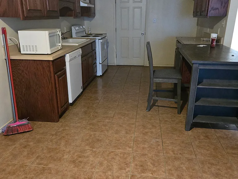 538 E Copper Ave — Photo 3