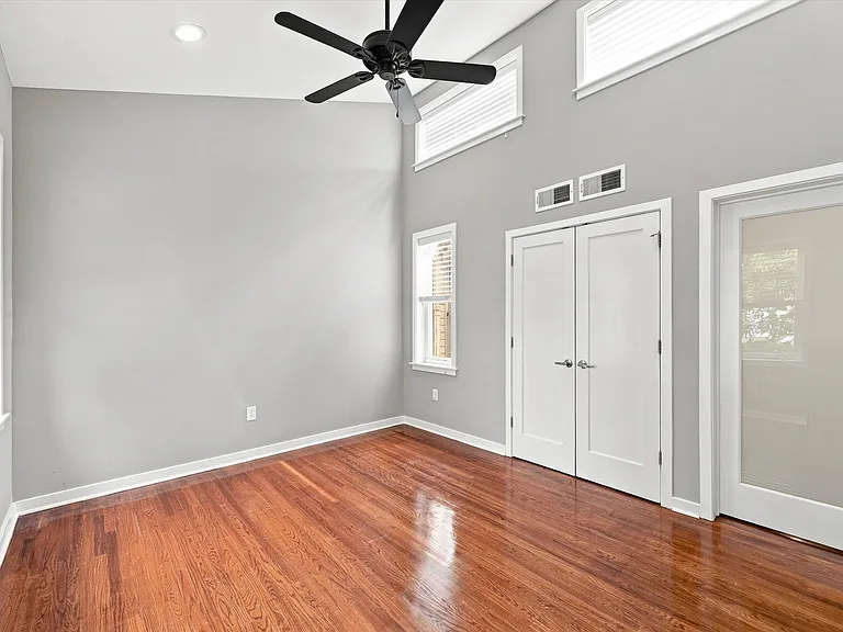 1532 E Berks St — Photo 17