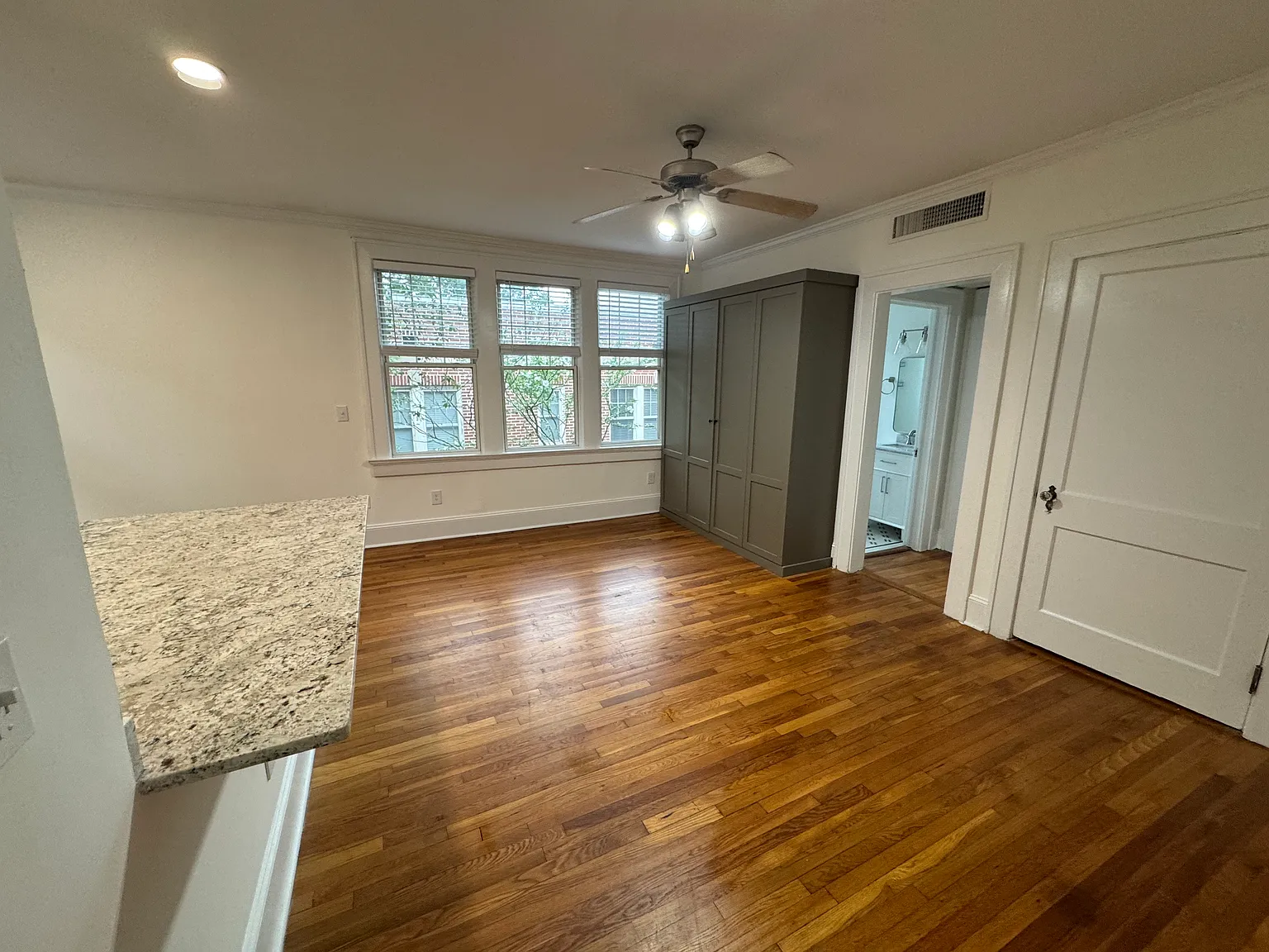 Studio, 479 sqft, $1,495 — Photo 4
