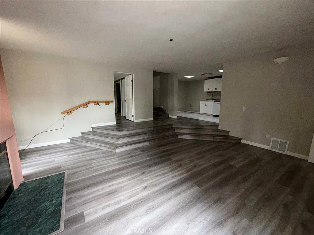 3 bed, 1700 sqft, $3,000 — Photo 3
