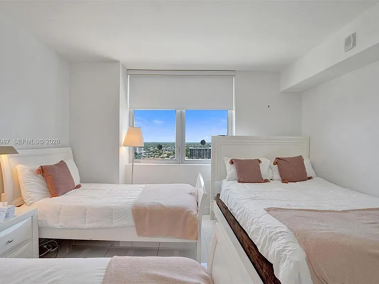 2600 E Hallandale Beach Blvd #T1902 — Photo 28