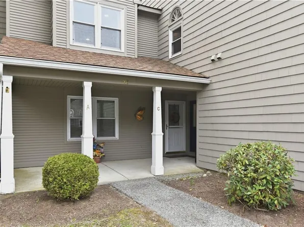 38 Stone Trl #C, North Providence, RI 02904