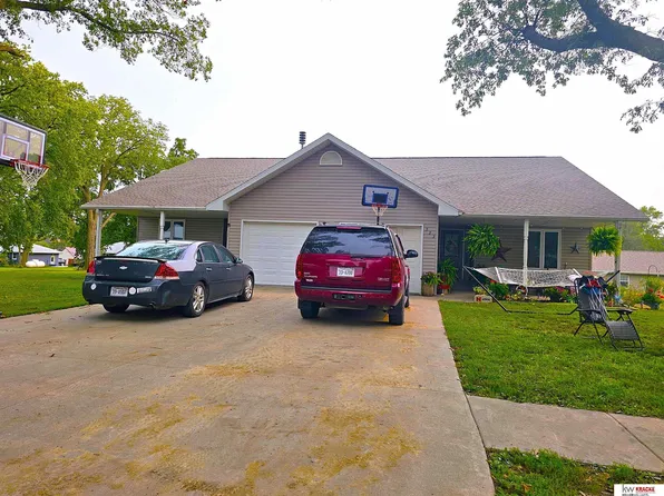 322 Girrard St, Diller, NE 68342