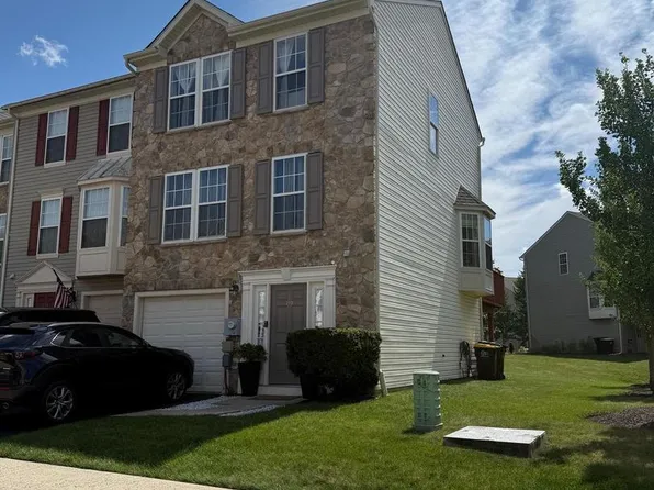 210 Windsor Ct, Quakertown, PA 18951