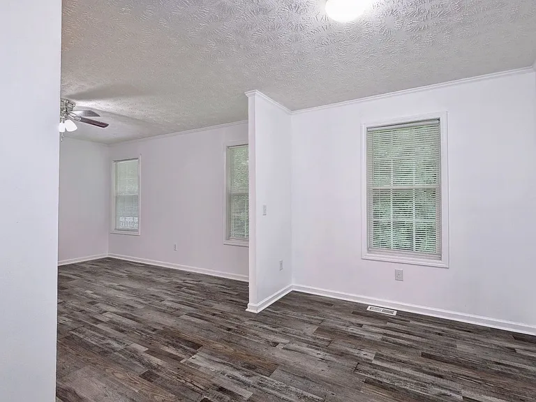 9431 Jenkins Ln — Photo 26