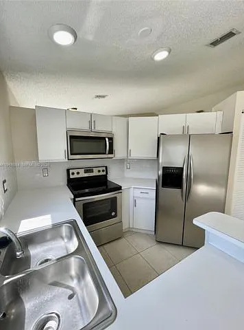 13772 SW 145th Ter — Photo 4