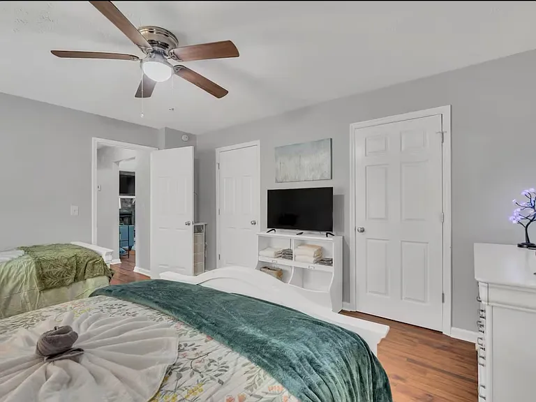 311 Elizabeth Ct — Photo 11