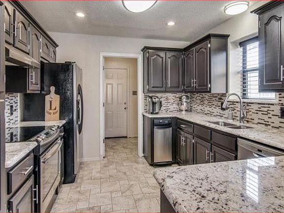 4th image of 4025 Crescent Valley Cir