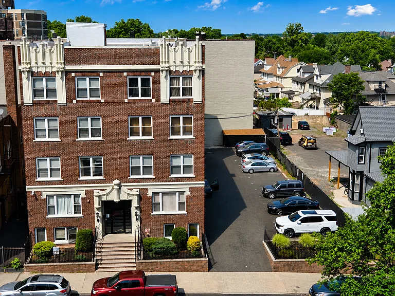 186 William St — Photo 10