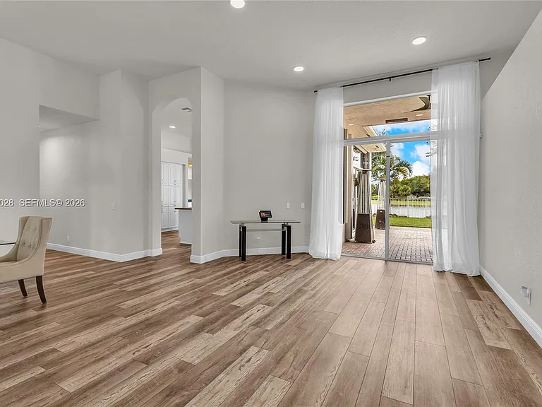 950 Marina Dr — Photo 9