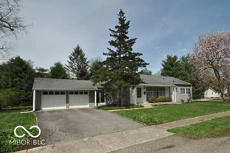 1220 Oak Ridge Dr — Photo 1