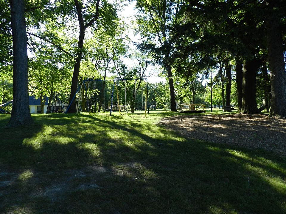 2nd image of Lahring Rd