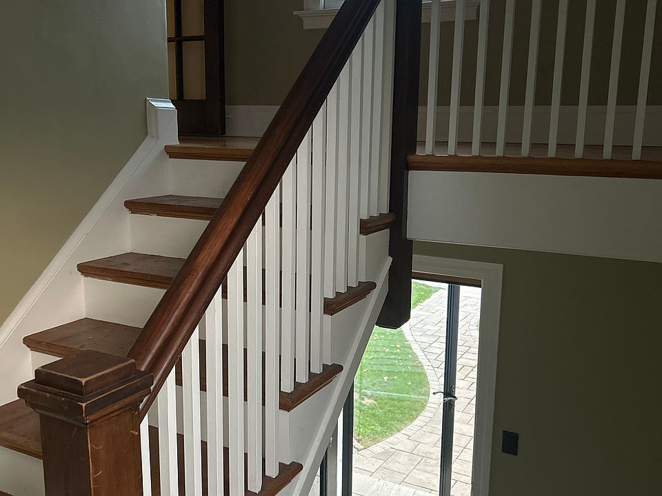 Front entry staircase