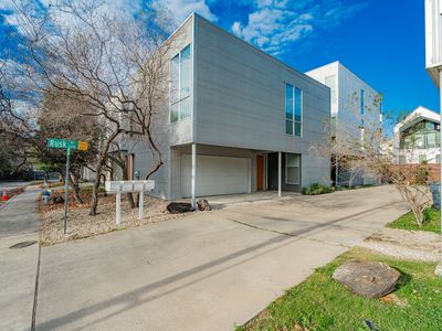 2325 Rusk Pl, Dallas, TX, 75204