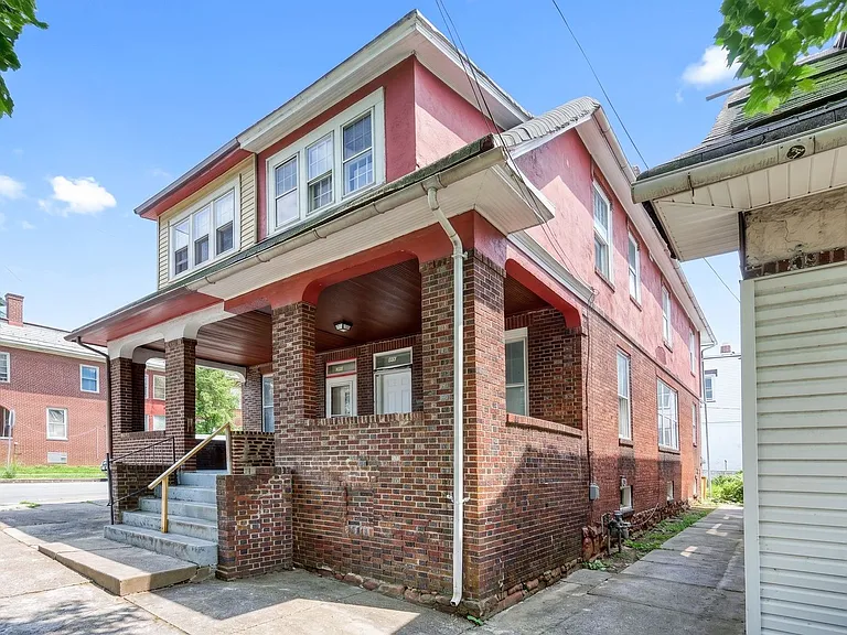 339 Emerald St — Photo 2