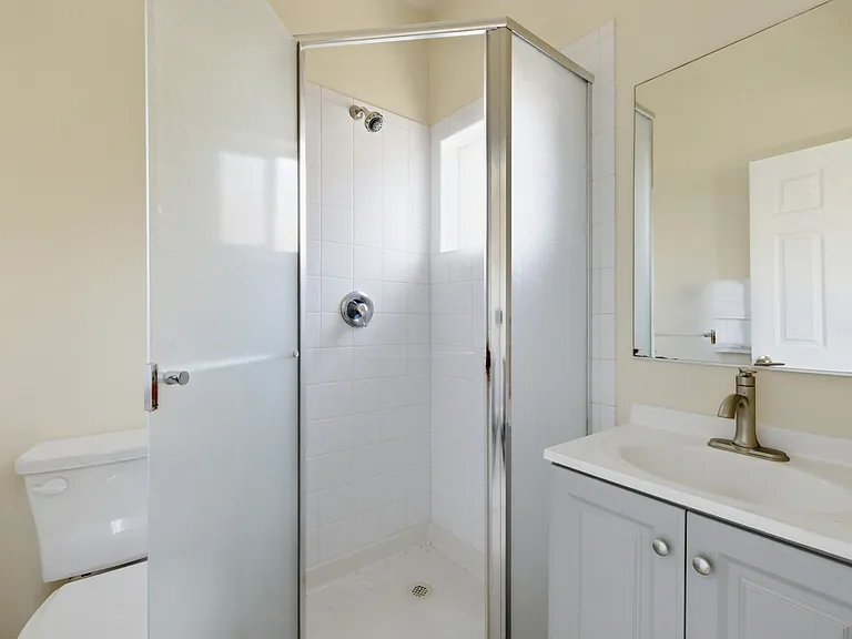 516 W Brown St — Photo 14