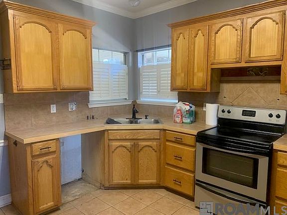 5th image of 18449 Red Oak Dr