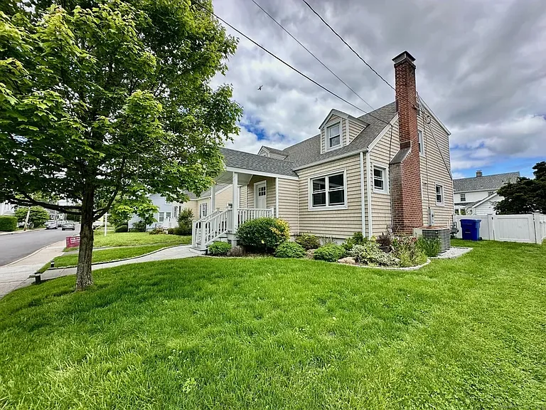 33 Emerson St — Photo 6