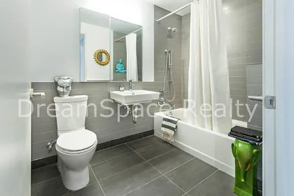 Rented by Dream Space Realty | media 20