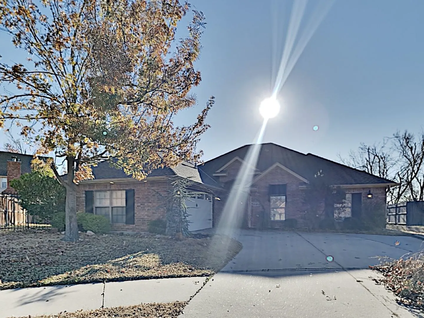 Spacious and Beautiful 4 bedroom 2 bath home located in NW OKC — Photo 2