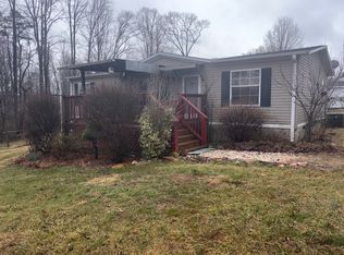 17 Bittersweet Dr, Hendersonville, NC 28792